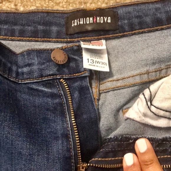 Distressed Stretch Jeans - Picture 5 of 7